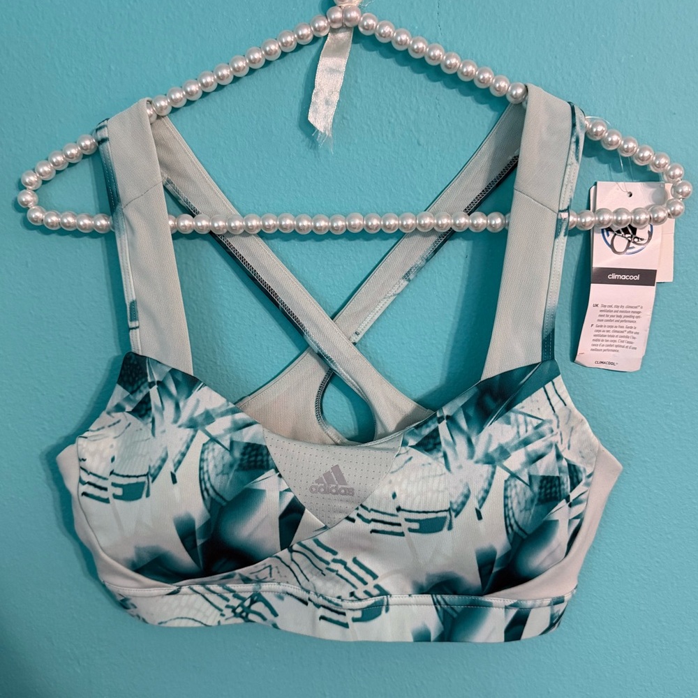 #111 NWT Adidas Women’s Climacool Abstract Patter Sports Bra Size Medium